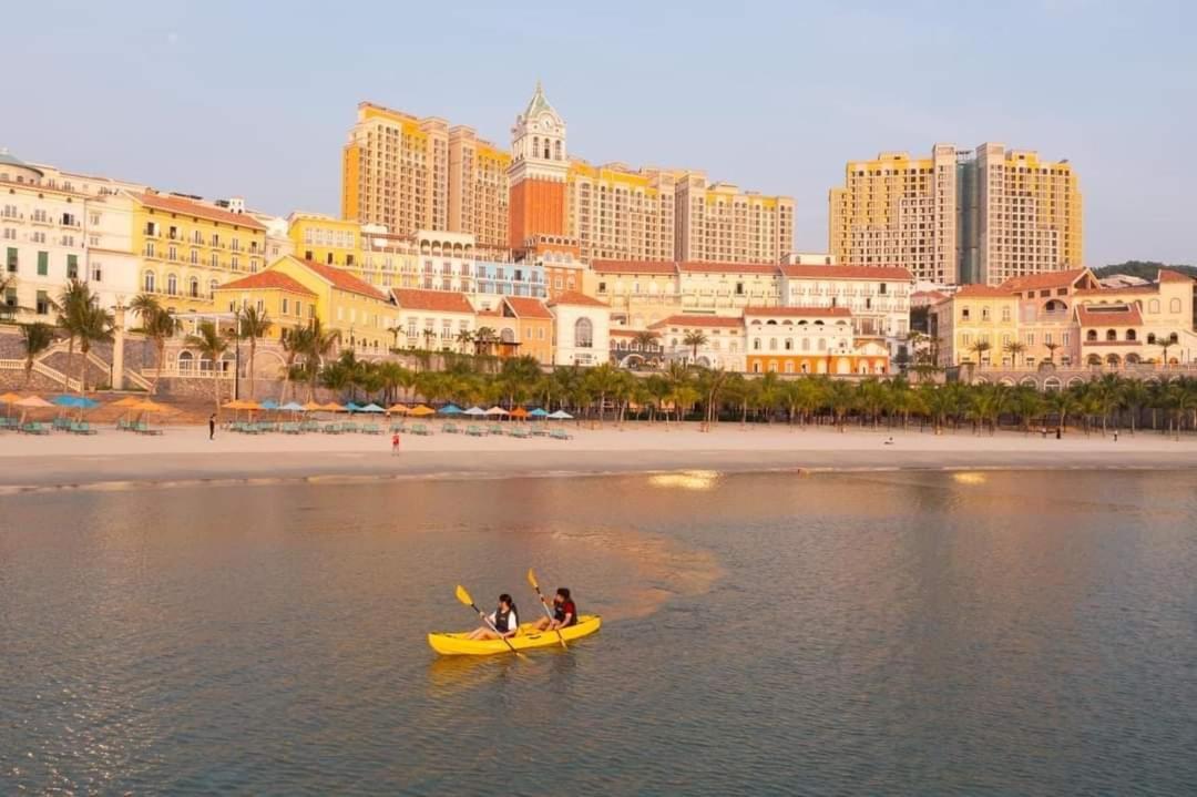 Khach San Chia Khoa Vang - Mien Phi 2 Xe Dap 1 Phong Tham Quan Dia Trung Hai - Tt Hoang Hon Hotel Фу Куок Екстериор снимка